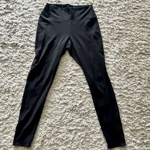 Uniqlo Women's Black Leggings 🦚